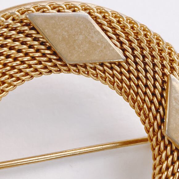 Signed Kramer Mid Century Modern Gold Tone Mesh Circle Brooch Geometric 50s 60s - Picture 6 of 10